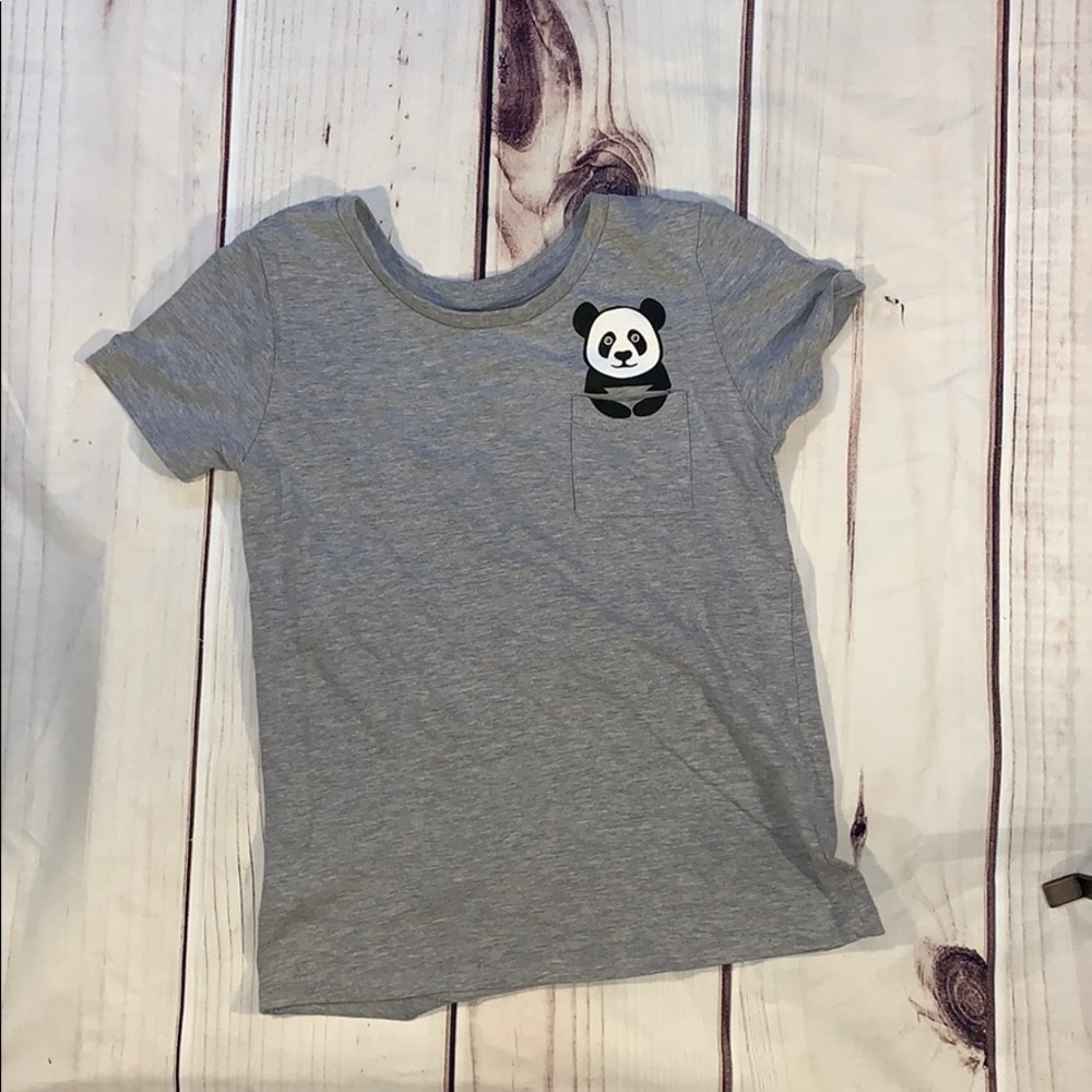 Peeking panda T-shirt